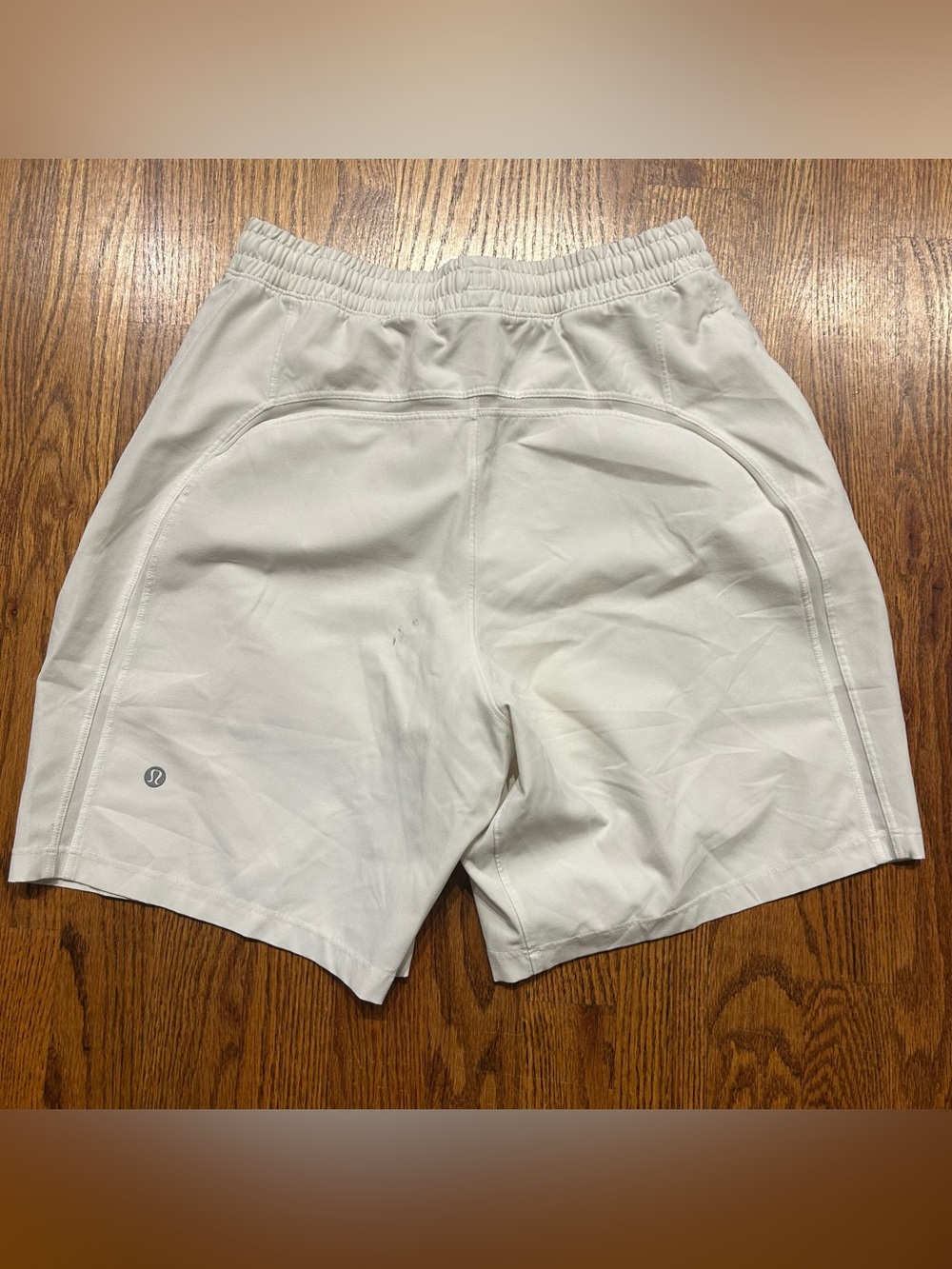 Lululemon Mens Pace Breaker Short 7" Linerless Size ~Small White Running Gym